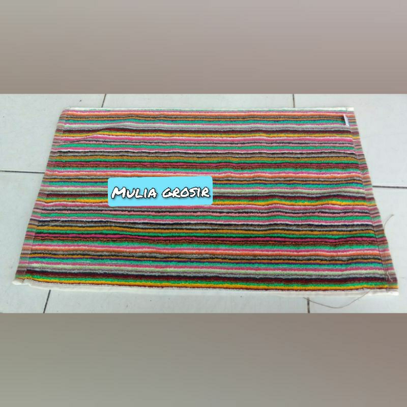 Keset Kaki Keset Salur Melody kira² 40x60