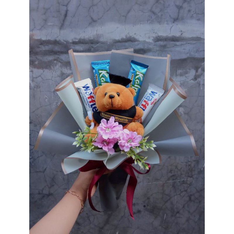 

Buket boneka wisuda + snack