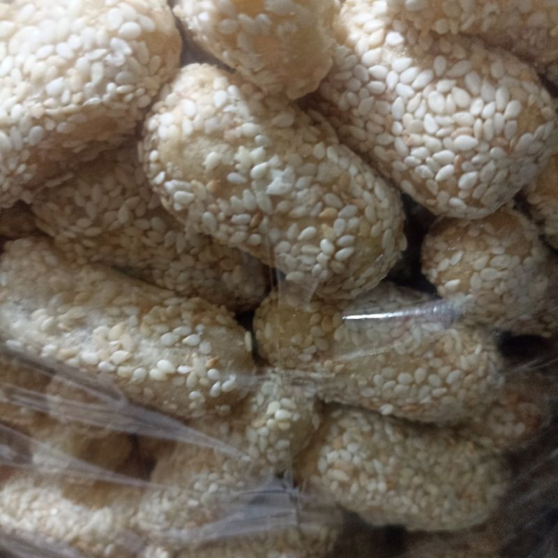 

Kue Taik kucing wijen