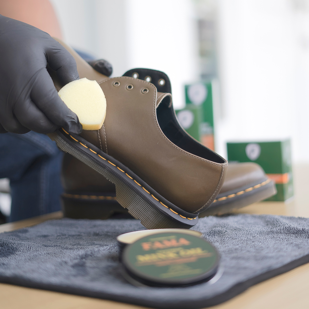 Fama Shoe Care - Leather Cleaner 1 Liter- Bonus Lap+Spon - Sabun Sepatu Kulit - Fama Shoes Cleaner - Shoe Cleaner