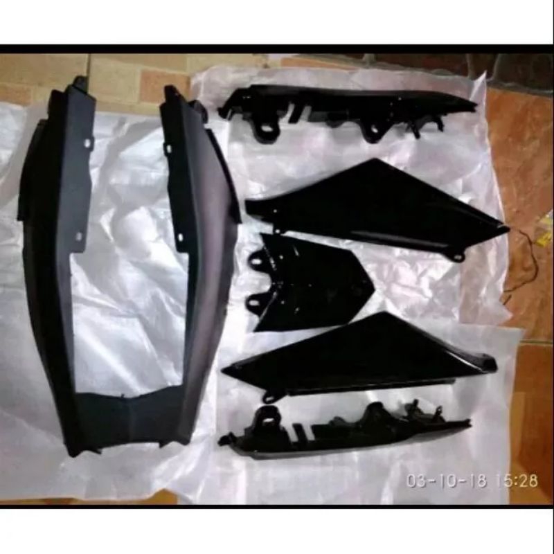 BODY BELAKANG VIXION NEW KS NVL HITAM