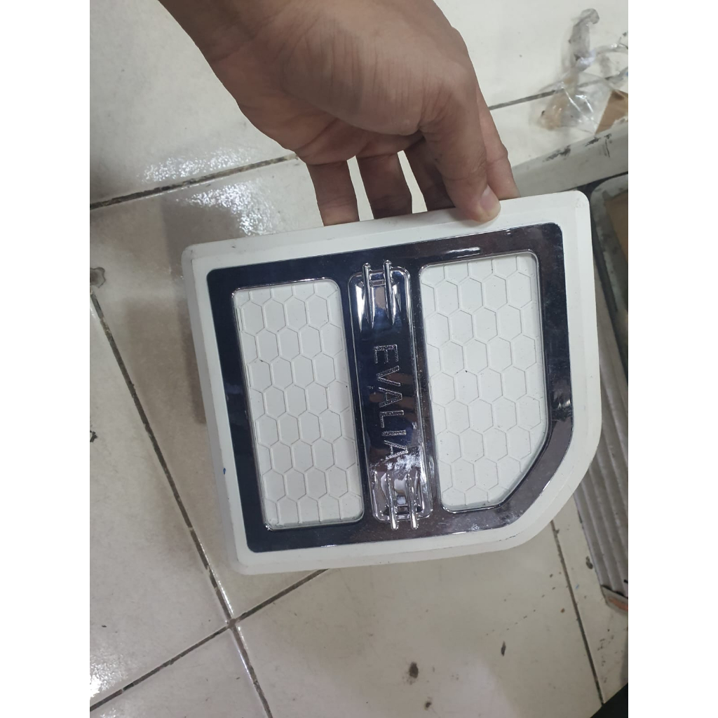 Tank Cover Tutup Tangki Bensin Mobil Evalia Model Luxury Putih Lis Chrome