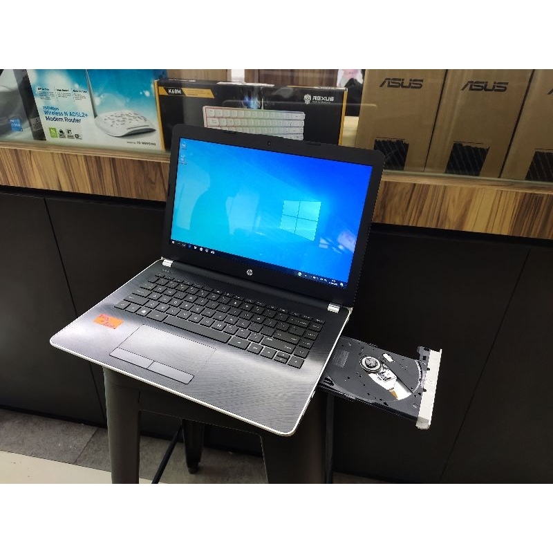 Laptop Leptop HP 14 Celeron RAM 4GB Windows10 Siap Pakai