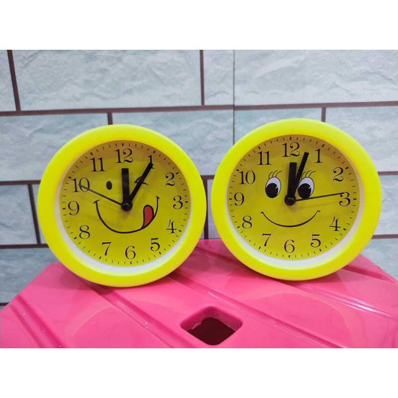 Jam Bulat Motif Smile/Jam Weker Smile Alarm/ Jam Meja Alarm