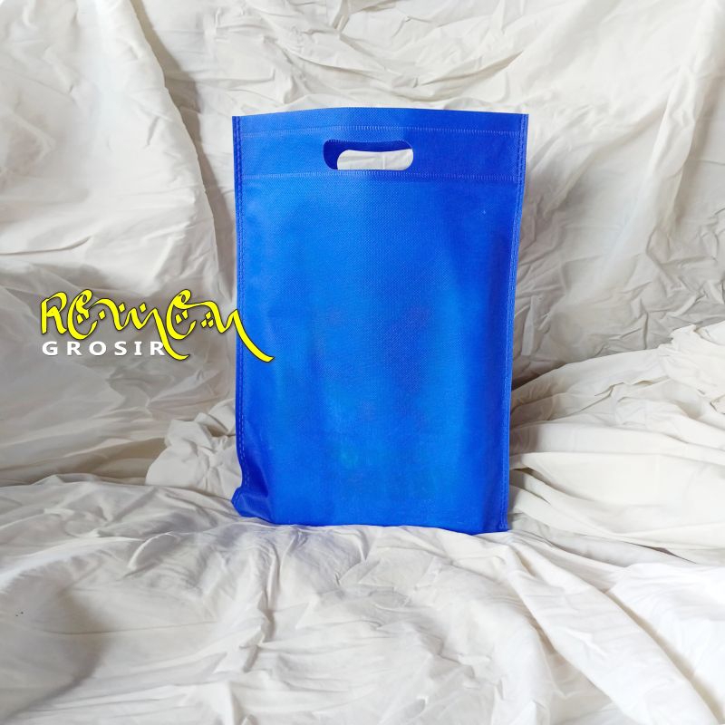 

Tas goodie bag spundbond oval ukuran 25x35, dan 20x25 TEBAL 75gr, oleh oleh haji/umroh, hajatan