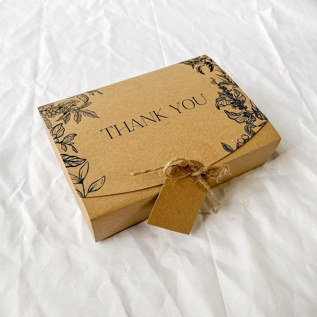 

STELLA FLORAL - Box Dus Kemasan Souvenir Hampers Baju Hijab Kain Bridesmad Rustic Floral Botanical Aesthetic Viral Unik Murah