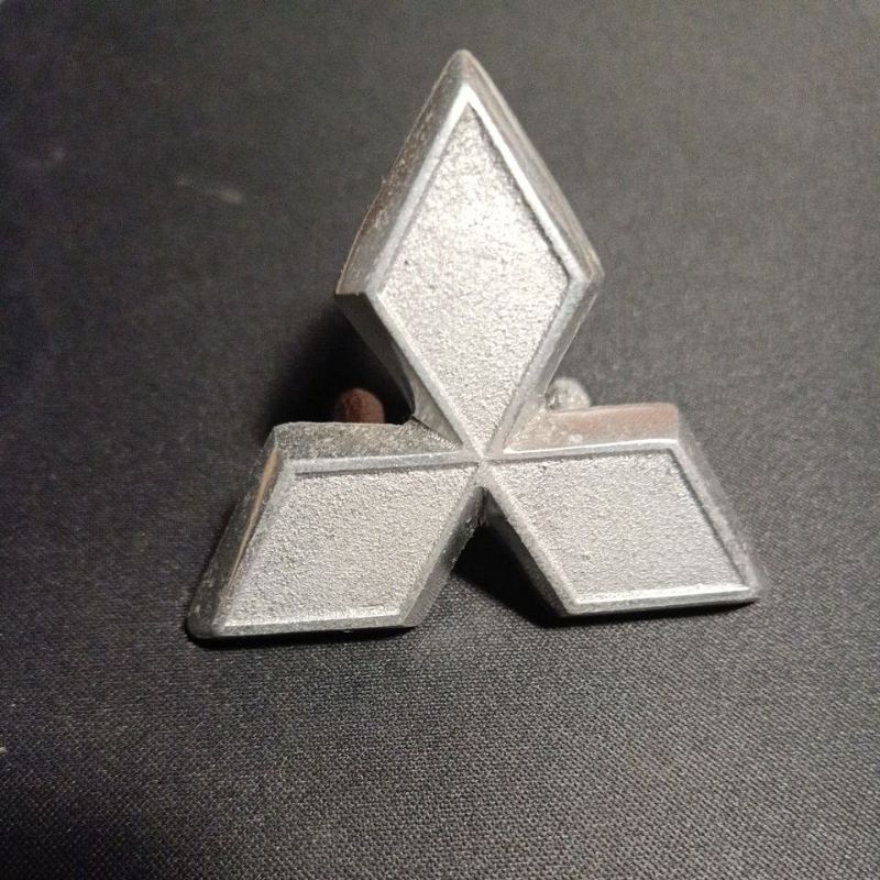 emblem gril mitsubishi lancer sl replica
