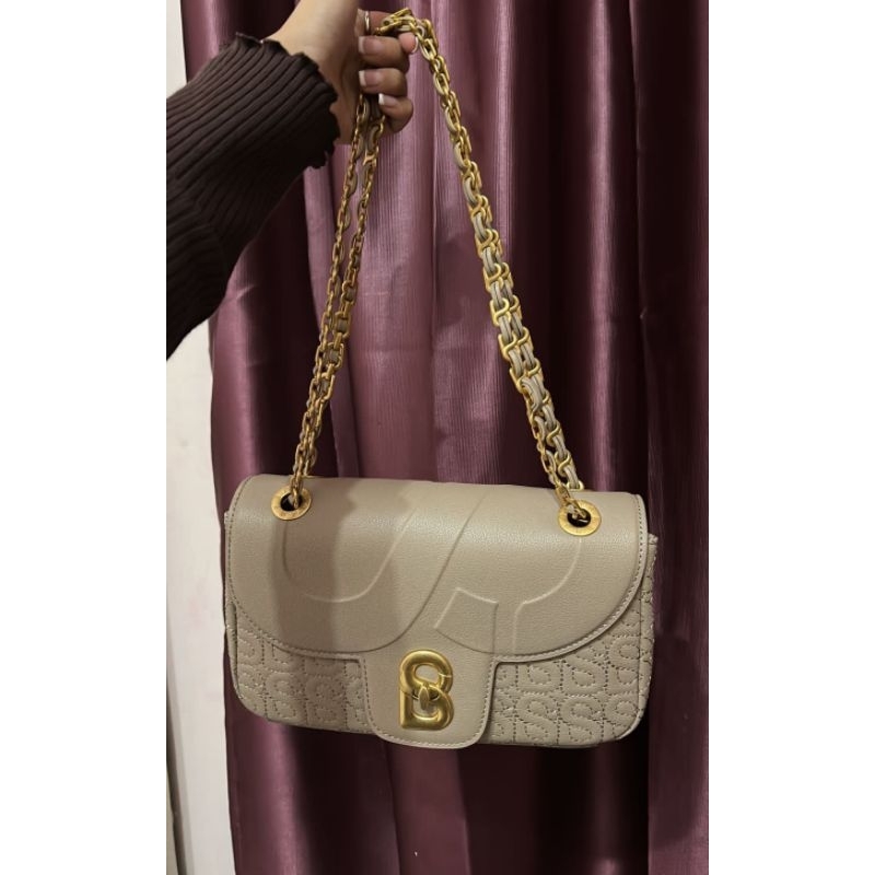 PRELOVED ALUNA FLAP BAG TAUPE BUTTONSCARVES