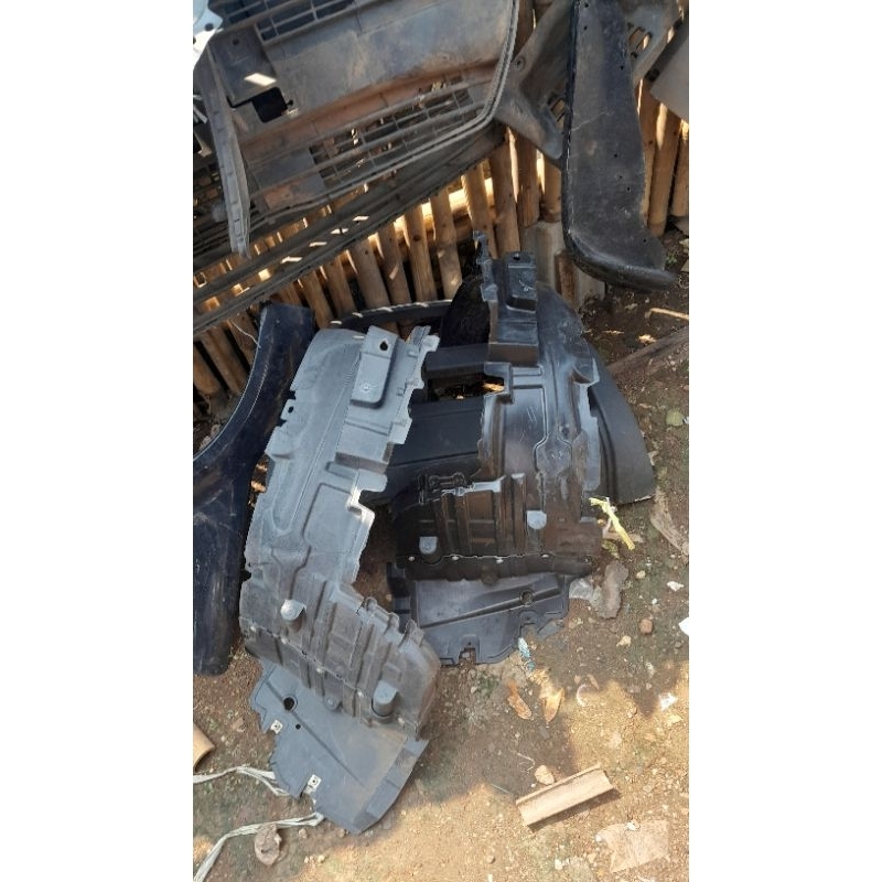 Liner Fender Avanza Veloz 2016-2018