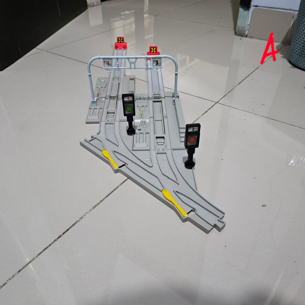 Takara Tomy Plarail Rail Scenery J-24 Railway Yard Base Used