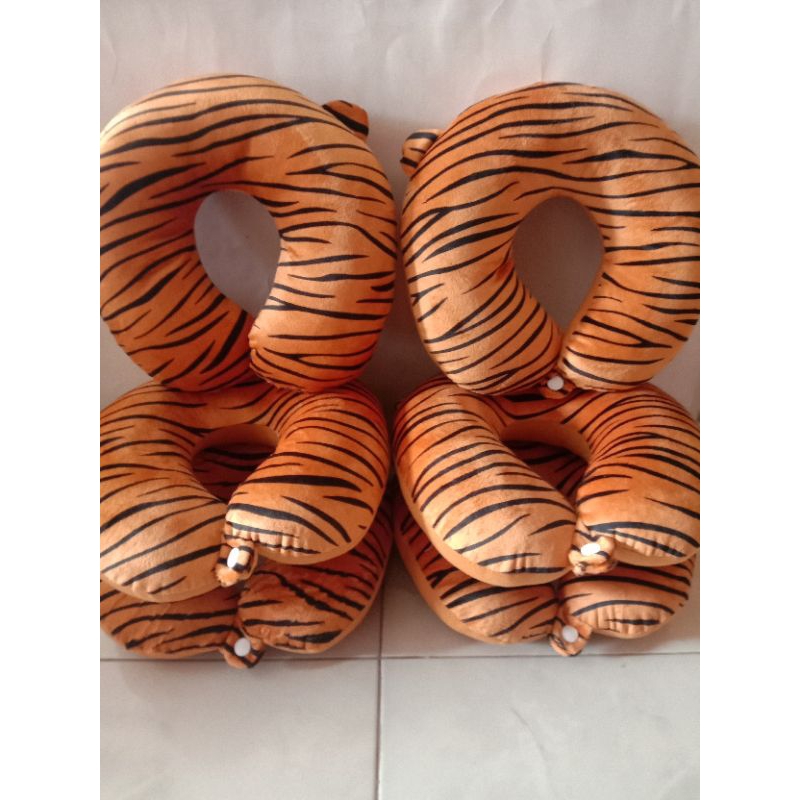 Bantal leher motif bantal leher karakter macan bantal leher empuk lembut bantal leher pake kancing virall murah