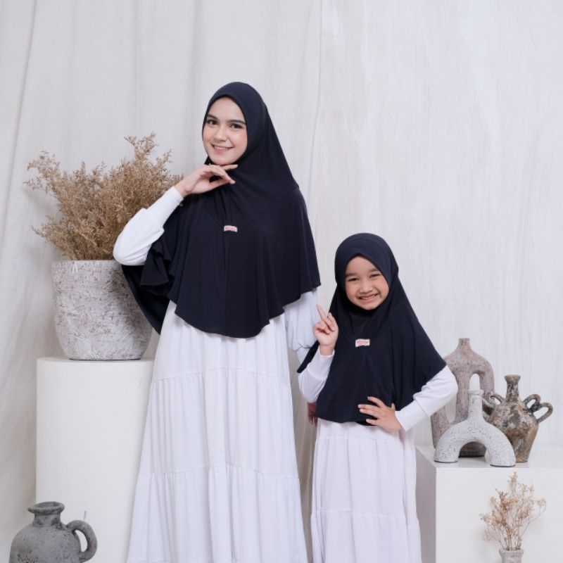 Jilbab Hitam Kalila by Monia Hijab Kids bahan jersey premium | kerudung anak sekolah