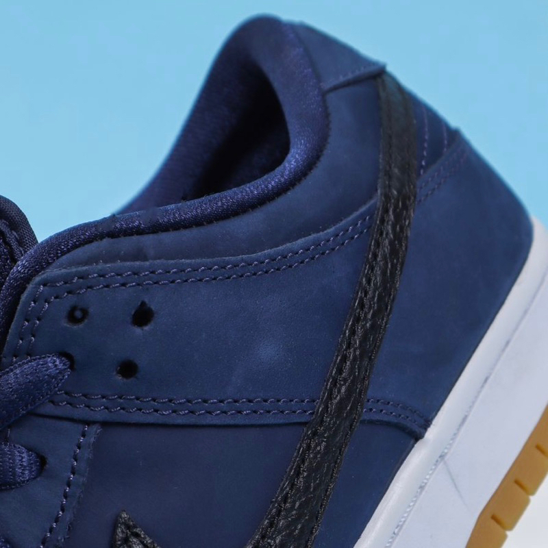 SB Dunk Low Navy Black Gum