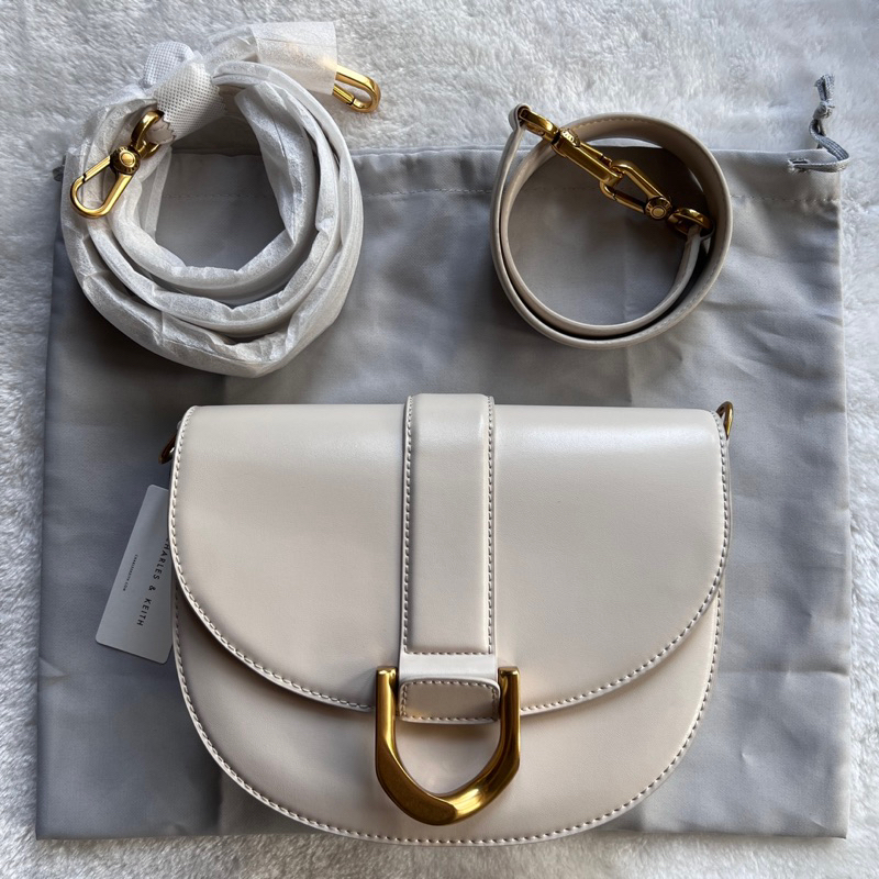 Tas Charles and Keith Gabine Saddle Bag in Cream Preloved