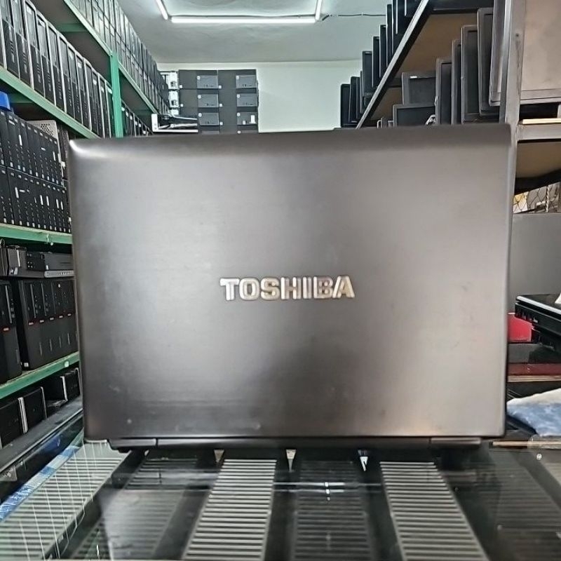 LAPTOP TOSHIBA PORTEGE R930 I5 3230M RAM 8GB HDD 500GB DVD LAYAR 13 INCH MURAH LEBAY