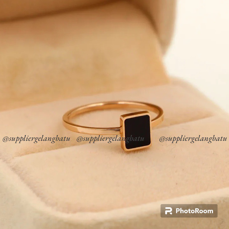 Cincin Titanium Kotak Black Stone Gold Silver Rosegold 678