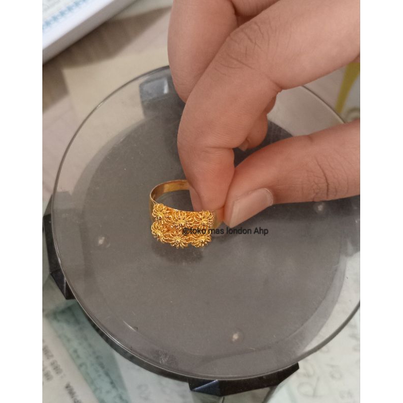 Cincin Bunga Emas 24K Kadar 99,99%.
