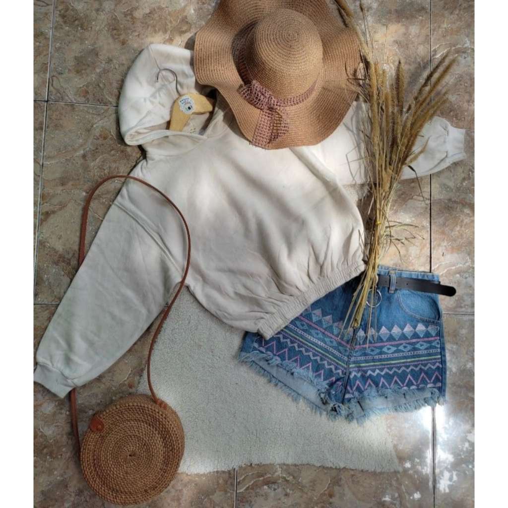 Preloved ZARA Hoodie Crop Warna Broken White