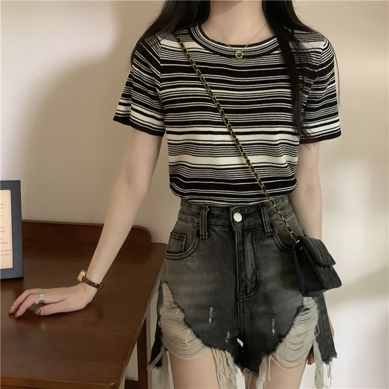 Atasan Wanita Kekinian/Korean style Lengan Pendek Rajut Kaos Bergaris Import Premium Crop Top T-Shirt