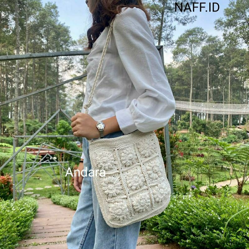 NAFF.ID-&quot;Andara&quot; Tas Handmade Selempang Bunga Polos Putih