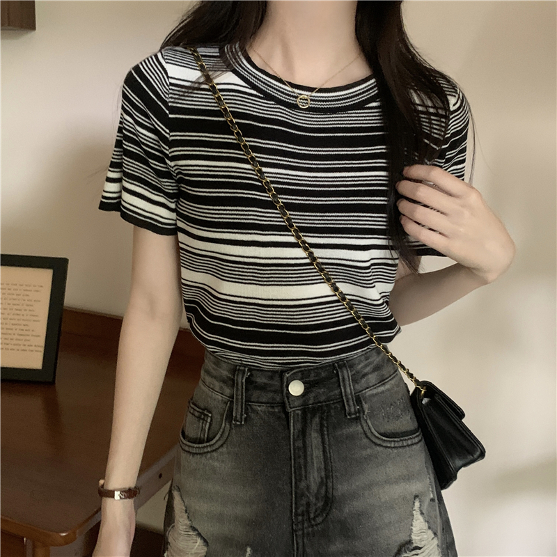 Kaos Knit Crop Top Striped T-shirt  Lengan Pendek Rajut Wanita T-shirt Knit baju