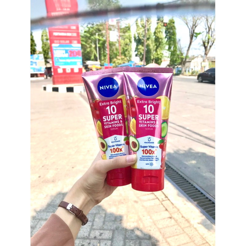 NIVEA HANDBODY EXTRA BRIGHT SUPER VITAMIN FOODS CERAH 100X