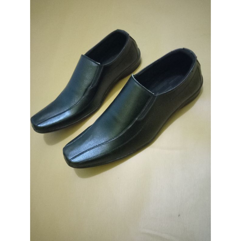 GIROTTI sepatu pantopel pria hitam formal/casual