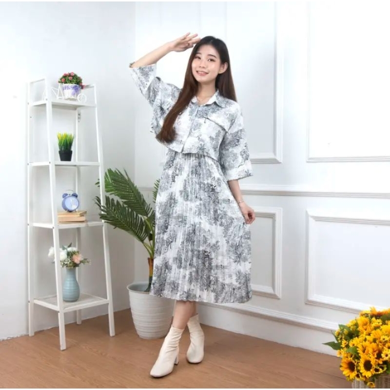 One set Korean style crop top & rok midi