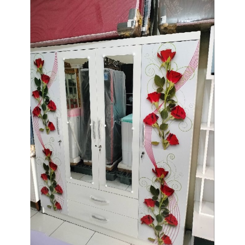 lemari pakaian 4 pintu