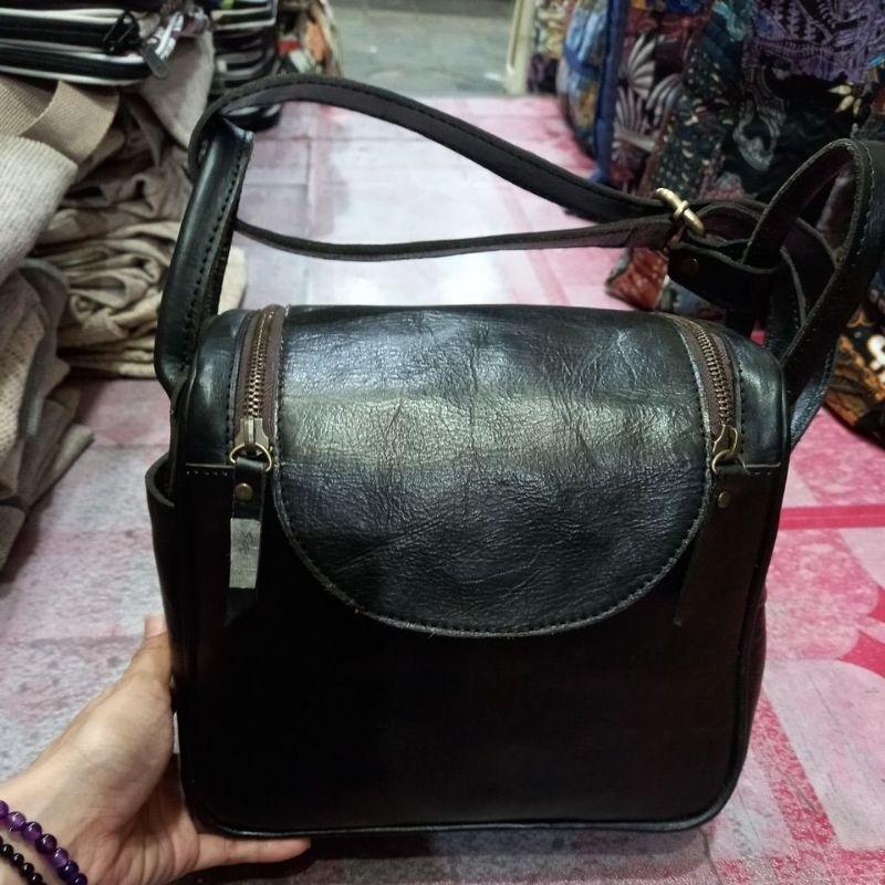 tas lindy polos kulit sling