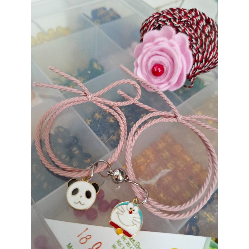 2pcs SEPASANG Gelang Tali Ulir liontin Panda &amp; doraemon (free box)