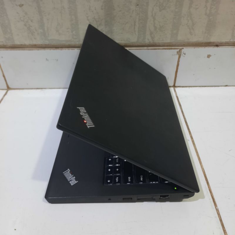 Laptop Lenovo Thinkpad X270 Cor i3-7100U Gen 7 Ram 8Gb/HDD 500Gb Keyboard backlight