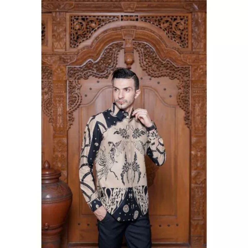 KEMEJA BATIK SLIMFIT PREMIUM MOTIF PARIKESIT HITAM LAPIS FURING