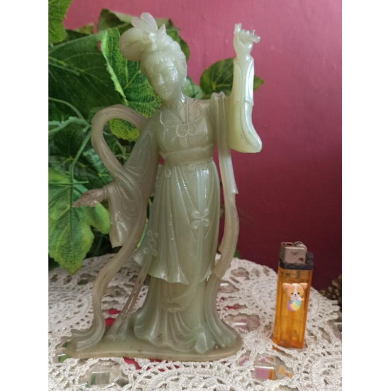 Patung Jadul Dewi Kwan im Lawas hijau Giok dari Resin T:24cm minus cips di Jari