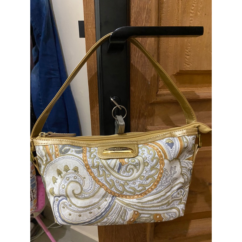 Preloved Tas Tangan Michiko London