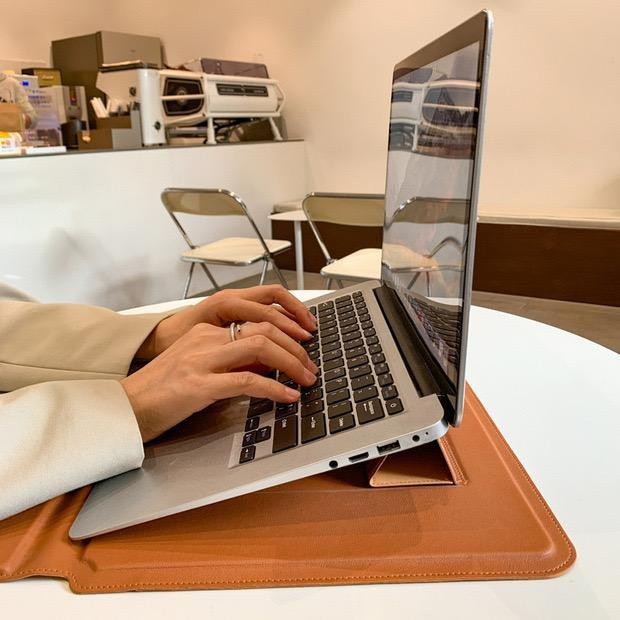Tas Laptop Kulit Sleeve 14/15 Inch Macbook Bags 2 in 1 Holder with Mouse Pad Premium Leather Bags Holder Portable