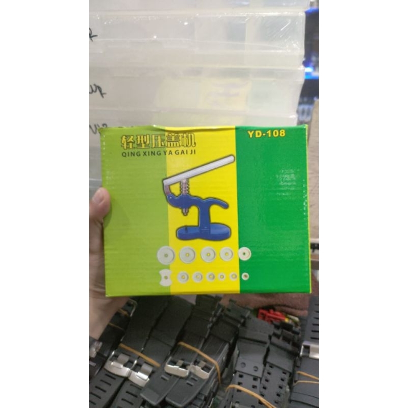 Alat press penutup jam tangan