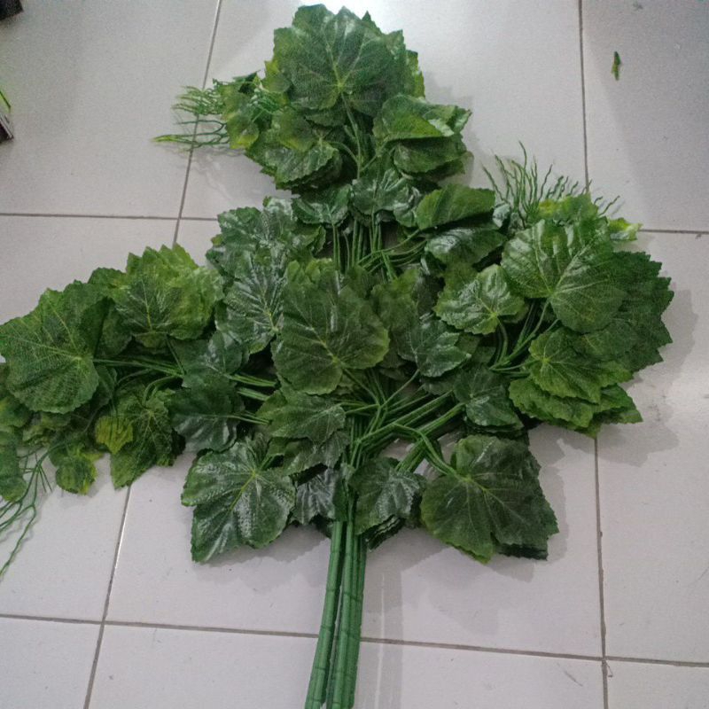 Bunga Grosir Jakarta 12pcs Daun Tangkai Anggur Hijau Tua Artificial Plastik Palsu Harga Lusinan