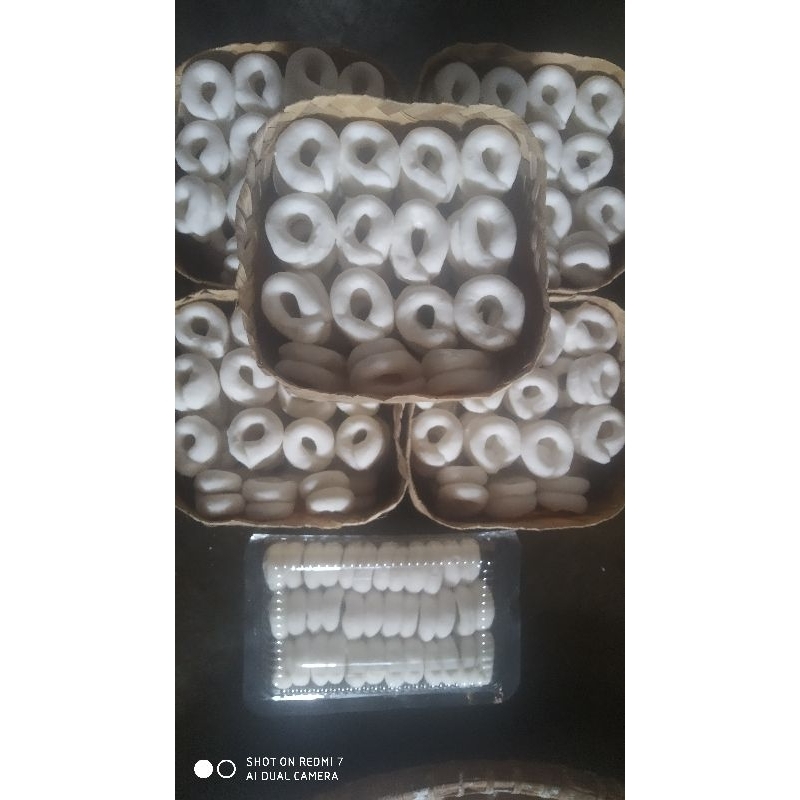 

Geblek kemasan besek