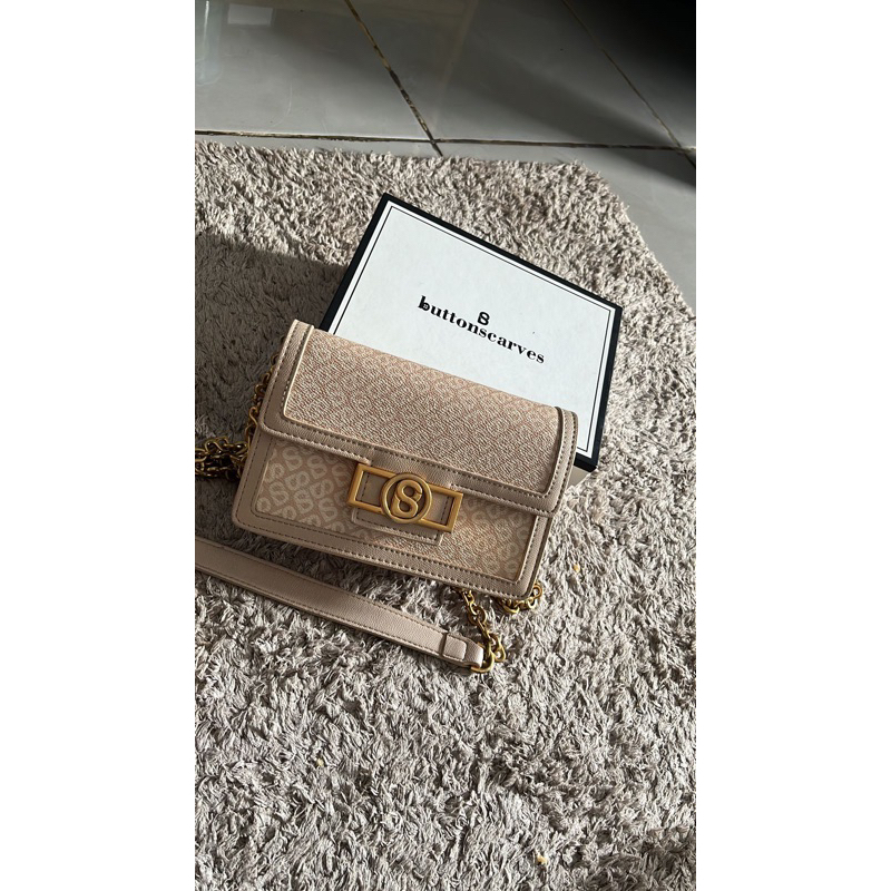 PRELOVED Izzy sling bag ✨