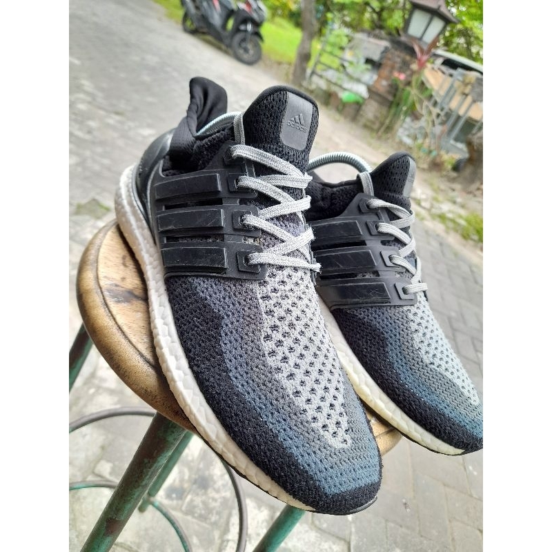 ADIDAS - ADIDAS ULTRABOOST - SEPATU ADIDAS ORIGINAL - SECOND ORIGINAL