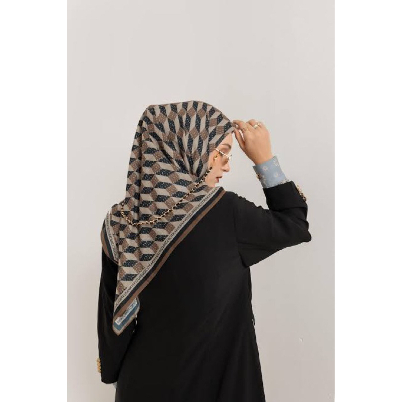 Preloved Jiraa Scarf Vivi Zubedi x Citra Kirana