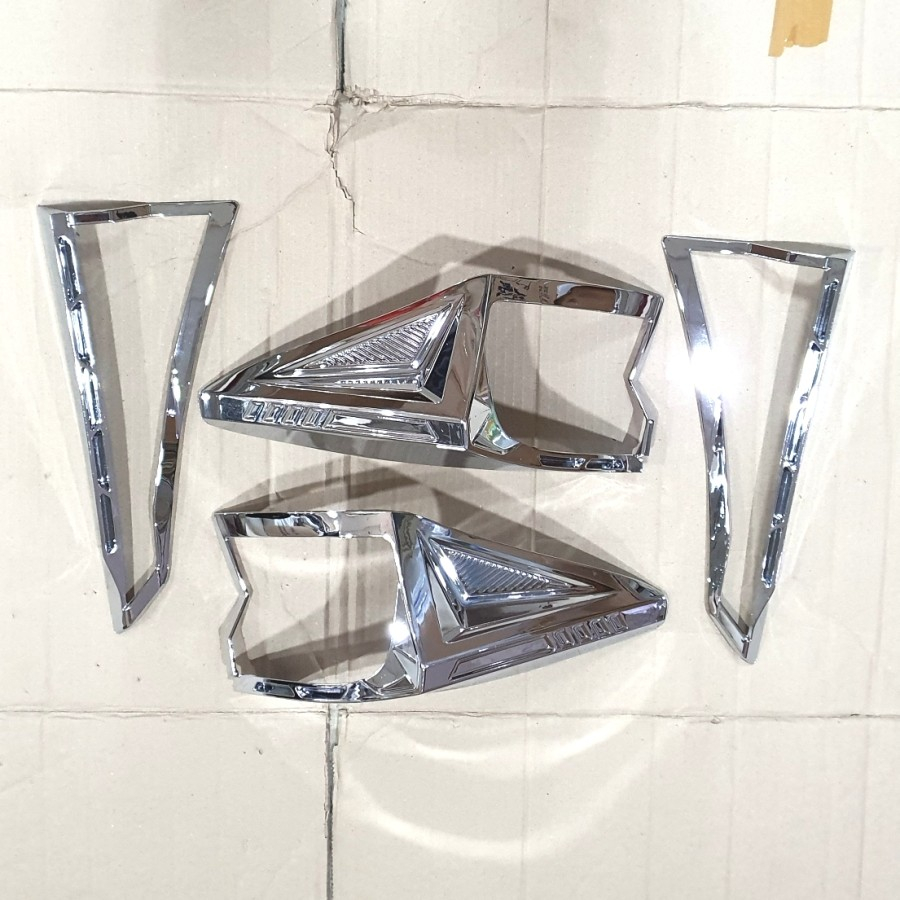 Garnish List Lampu Belakang Mobil AVANZA XENIA 2022 Chrome