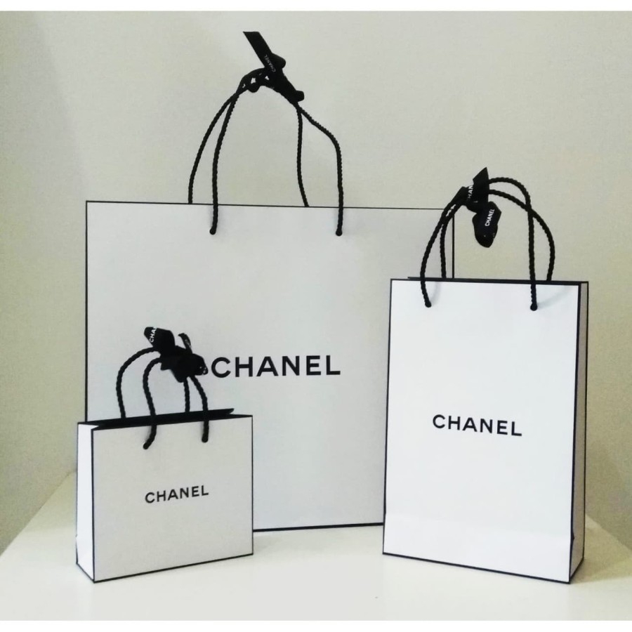 

PAPER BAG CHANEL (SEE DESCRIPTION) TIDAK BISA MEMBELI PAPERBAG SAJA