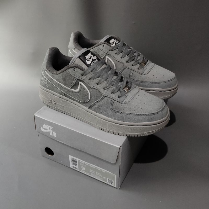 sepatu pria sepatu nike af1 07 wolf grey gris loup sepatu putih sepatu keren pria wanita putih sepat