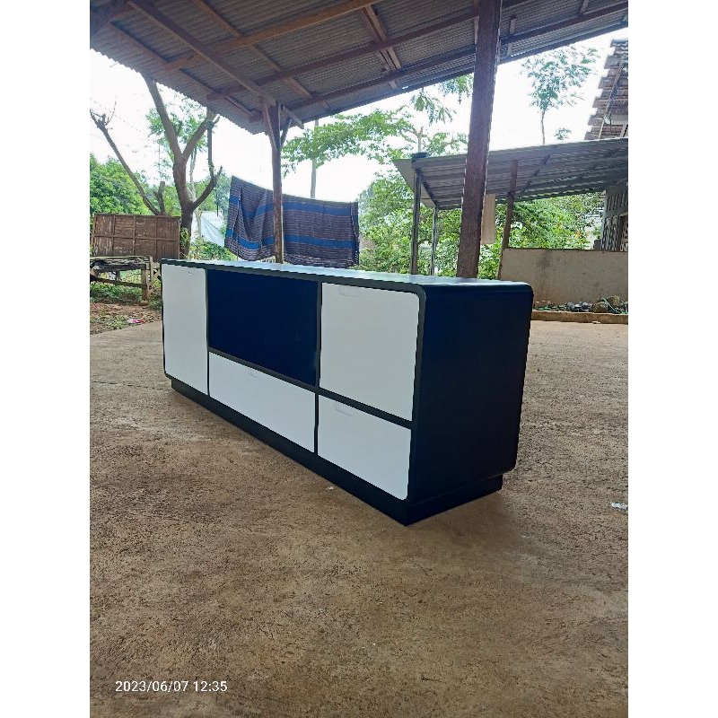 Bufet tv minimalis kayu jati finishing duco ukuran 180