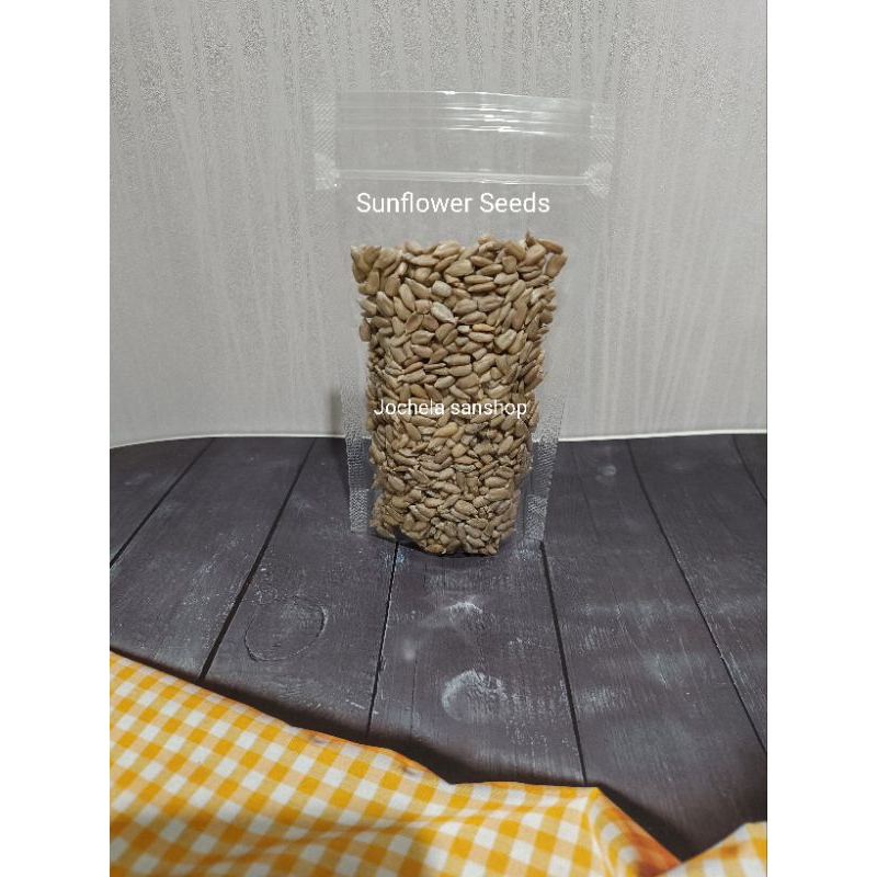 

Raw Sunflower seeds (Biji Bunga Matahari mentah)
