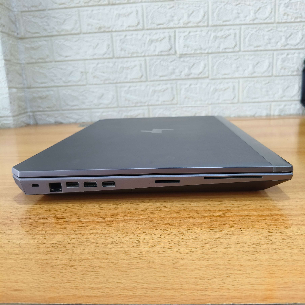 HP ZBook 17 G5 Core i7-8750H RAM 32GB SSD 512GB HDD 1TB NVIDIA Quadro P1000 4GB
