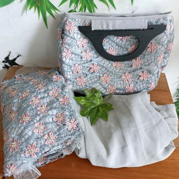 BerMus -Mukena mewah  brukat import by Al Gani original/Abu