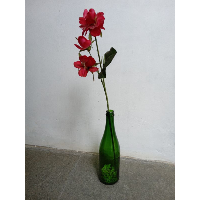 BUNGA MAWAR PLASTIK PRELOVED ( RED/ VINOTI LIVING )